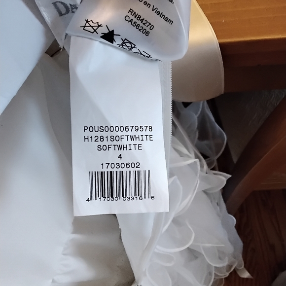 Flower girl dress with organza ruffle skirt - Picture 2 of 5